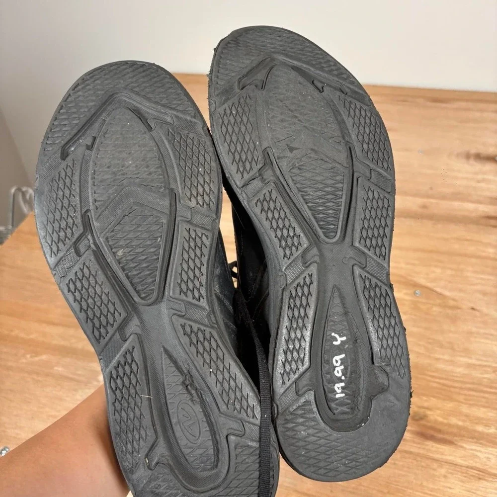 Black leather sneakers with a retro vibe Size 13